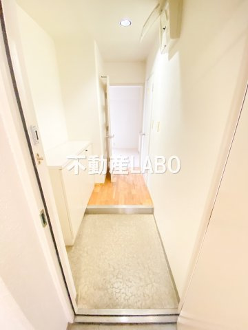 メロディハイム東帝塚山の玄関