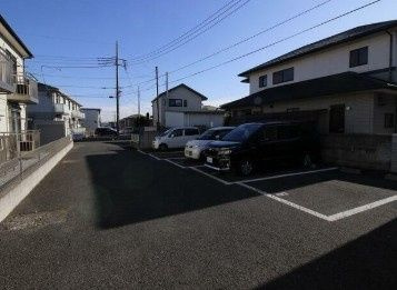 アムールMizeの駐車場