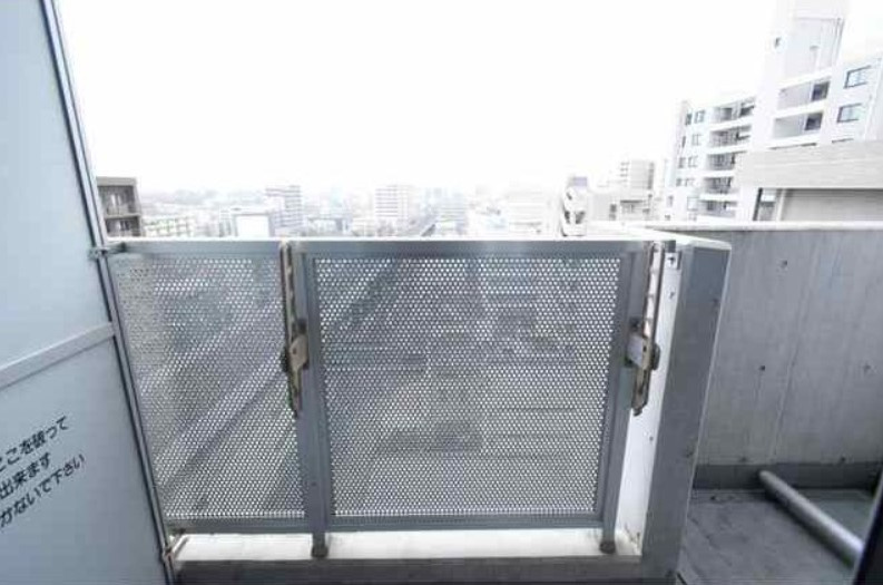 サンスクエアプレミアのバルコニー|暖かな日差しのふりそそぐバルコニー