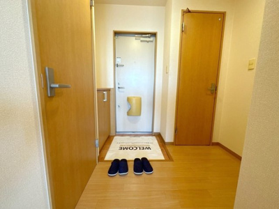 【玄関】 | グランディパレス Ａ | 玄関の中