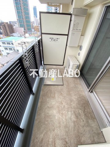 FRONT FIELD TENNOJIのバルコニー