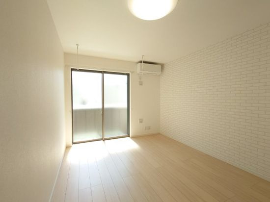 ピュアライフ西大宮の居間・リビング