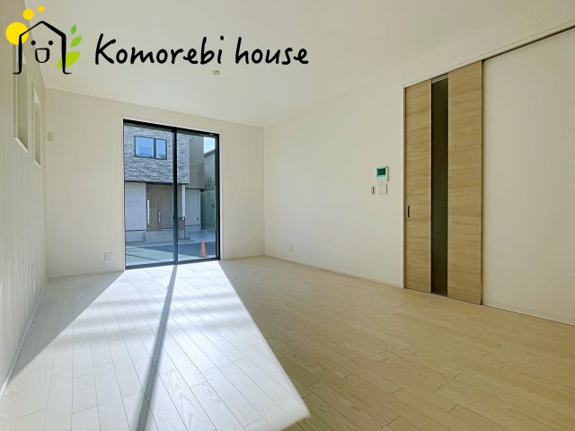 大宮指扇Norths side　新築一戸建て　グリーンガーデン　Cの居間・リビング|ゆったりとした居間です