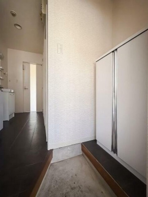 【玄関】 | シモンズ栗木台