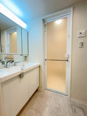 【独立洗面台】 | コスモ旗の台 | 朝の身支度には欠かせない独立洗面化粧台です