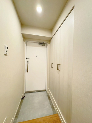 【玄関】 | コスモ旗の台 | 収納もある玄関です