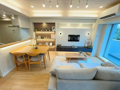 【居間・リビング】 | コスモ旗の台 | こちらのリビングで趣味の時間をお楽しみください