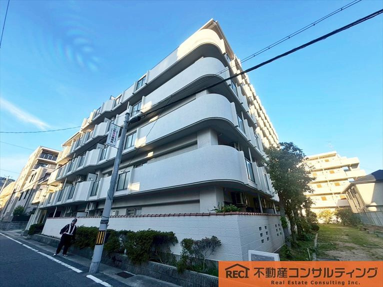 甲南グランドハイム本山の外観