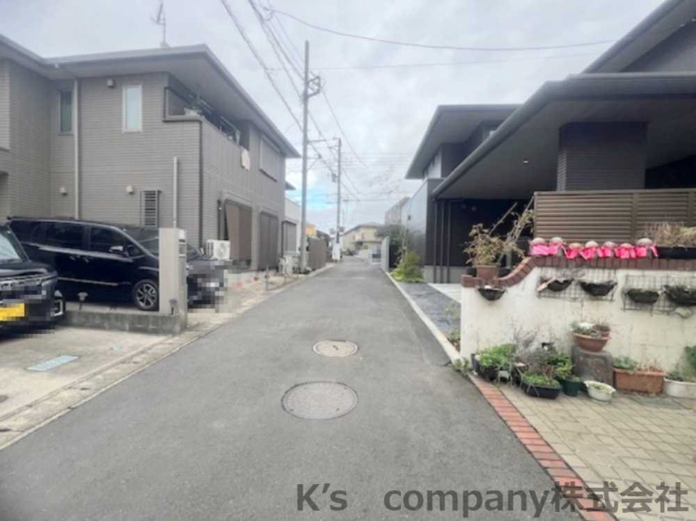 ■高座郡寒川町岡田3丁目　中古戸建の前面道路含む現地写真|前面道路は交通量が少なく静かです◇