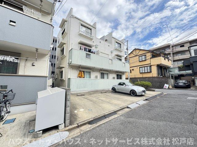 グランメゾンさくら通りの駐車場