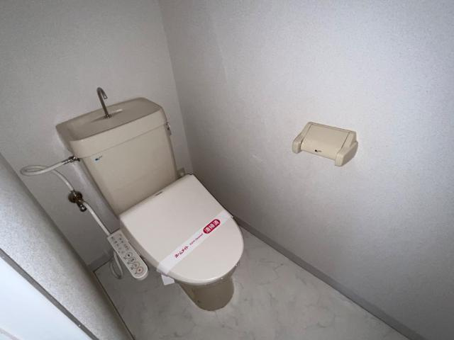 メゾンドジョイフルのトイレ|シャワー付トイレ