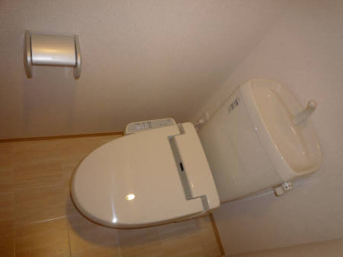 サンモールAのトイレ|温水洗浄便座トイレ