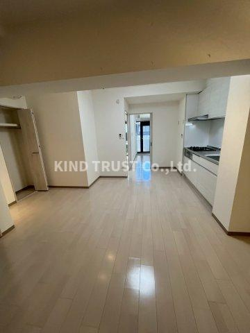 大阪市北区同心１丁目の賃貸マンションの居間・リビング|ゆったりとした居間です