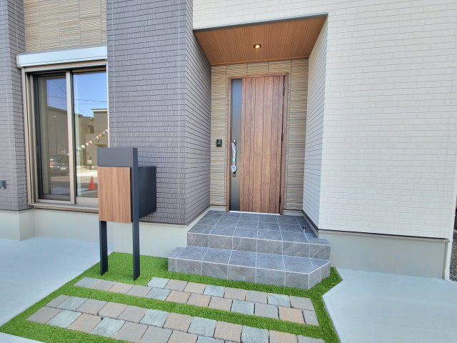 内原Ⅵ・新築戸建の玄関