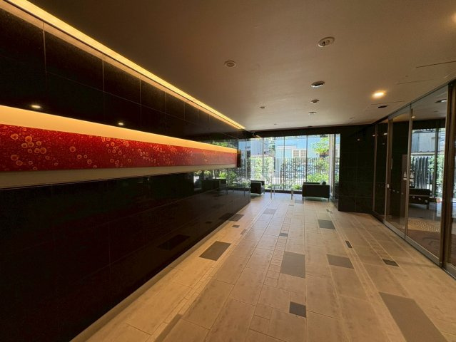 ３沿線利用可能でアクセス良好◆ウォークインクローゼット有◆ライオンズ鴨川二条ロイヤルグレイドのエントランス|エントランス