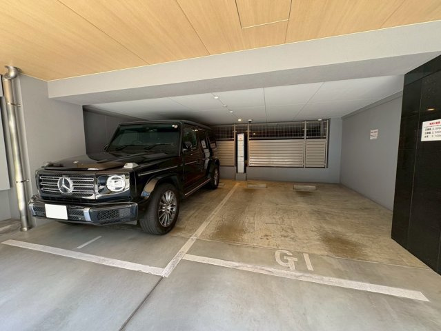 ３沿線利用可能でアクセス良好◆ウォークインクローゼット有◆ライオンズ鴨川二条ロイヤルグレイドの駐車場|駐車場