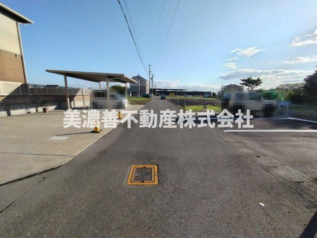 ６０１３９　岐阜市柳津町上佐波西土地の前面道路含む現地写真|消化栓があります