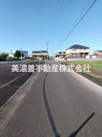 ６０１３９　岐阜市柳津町上佐波西土地の前面道路含む現地写真