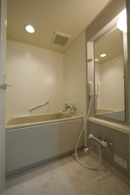 メゾン表町の浴室|※写真は別の部屋のものです。