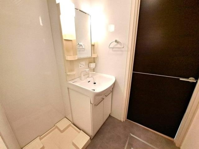 サンハイツ小菅ヶ谷の独立洗面台|洗髪洗面化粧台