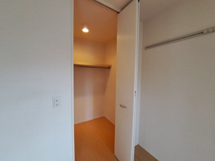 サンハイツ小菅ヶ谷の収納|ウォークインクローゼット