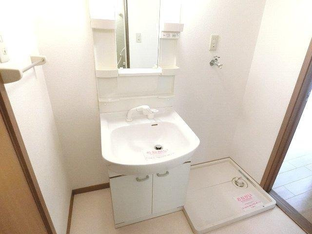 本今ガーデンスクエアＢの洗面所