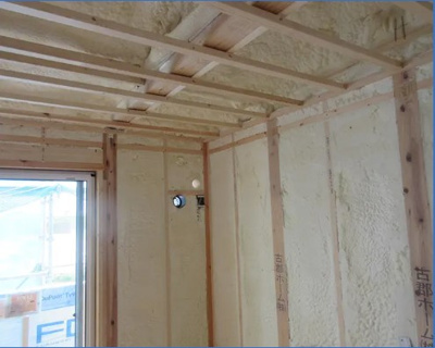 【その他】 | 本庄市日の出2丁目フルクラシルＤ棟 | 断熱材は現場発泡硬質ウレタンフォーム採用。コストは高いが断熱性＆気密性を担保できる優れもの◎