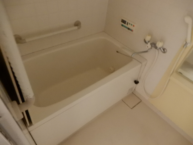 プレステージ飾磨駅前Ⅲの浴室