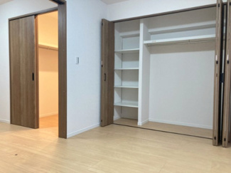 【収納】 | 鶯谷永谷マンション | 棚付きの大きなクローゼットにお洋服や小物が沢山収納できます！