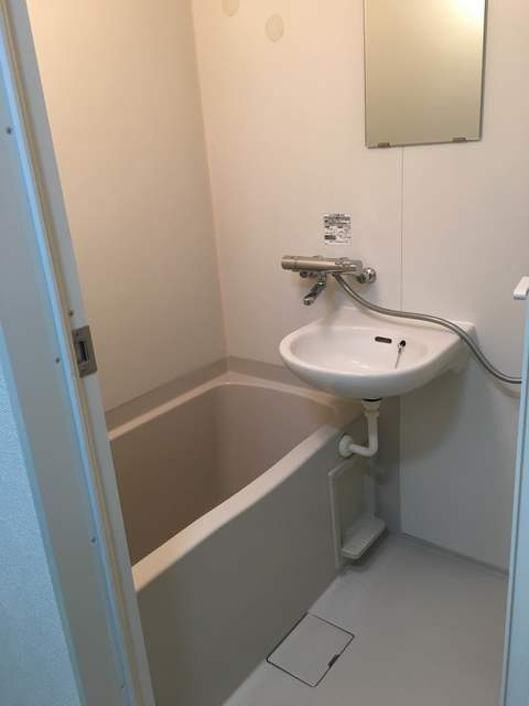 調布市小島町２丁目の賃貸マンションの浴室