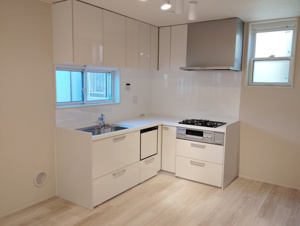 【キッチン】 | ご自宅から現地まで、当社スタッフがお車にて、「お迎え・お送り」をしております。ぜひお気軽にお問い合わせくださいませ♪