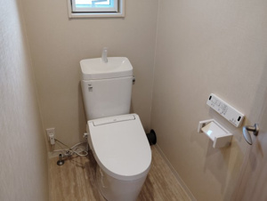 【トイレ】 | ご自宅から現地まで、当社スタッフがお車にて、「お迎え・お送り」をしております。ぜひお気軽にお問い合わせくださいませ♪
