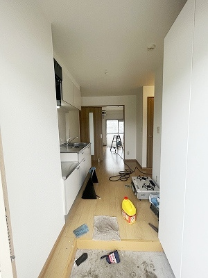 道間マンションの玄関