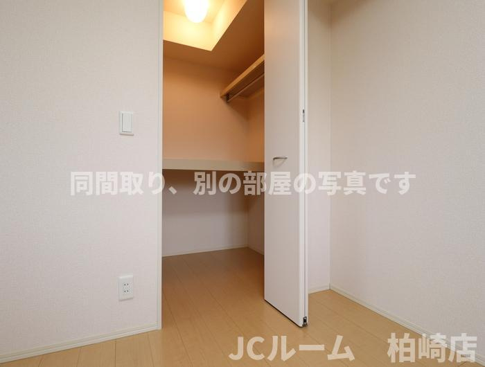 柏崎市東本町３丁目のアパートの収納
