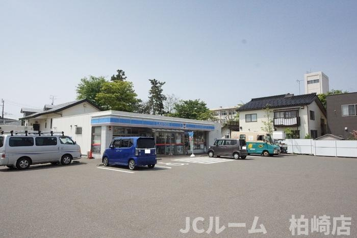 柏崎市東本町３丁目のアパートの周辺