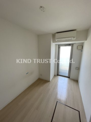 NORTH VILLAGE BIRTH PLACEの居間・リビング|こちらのリビングで趣味の時間をお楽しみください