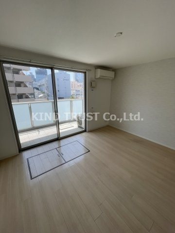 NORTH VILLAGE BIRTH PLACEの居間・リビング|ゆったりとしたリビングです