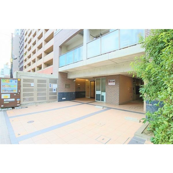 M.hills西本町のエントランス