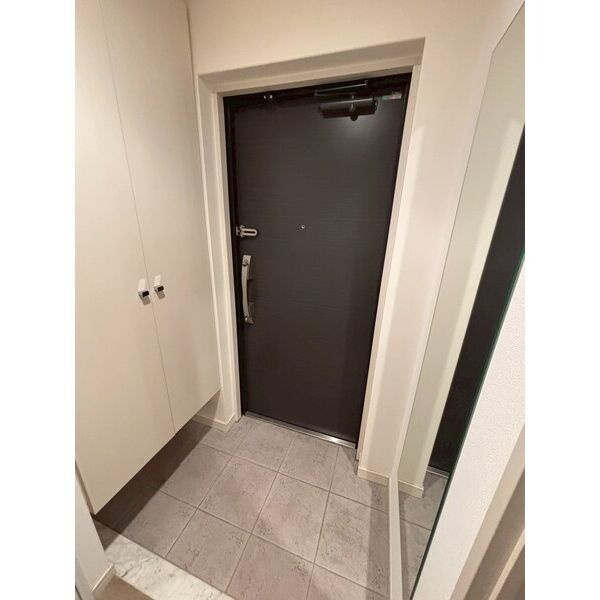 M.hills西本町の玄関