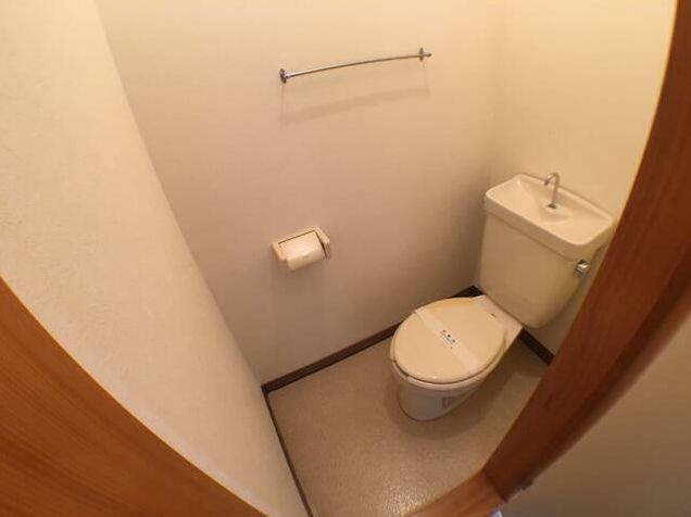 グリーンウッドAのトイレ|別号室参考写真です。