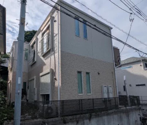 横須賀市富士見町２丁目のアパートの外観