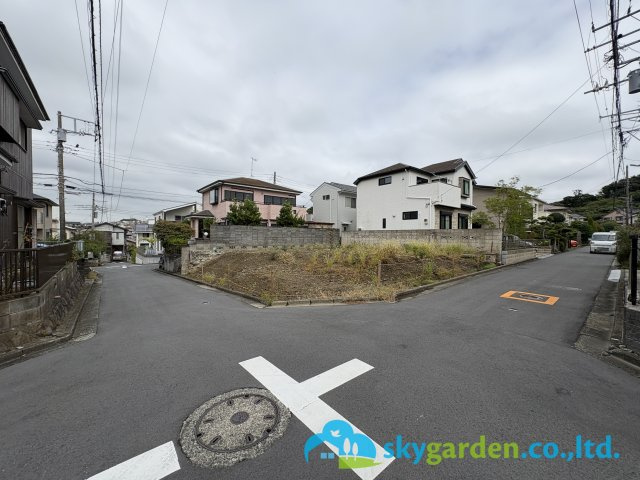 鎌倉市腰越　土地の前面道路含む現地写真