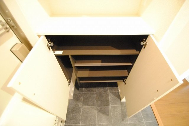 ビストロの収納|たっぷりとした収納スペースです