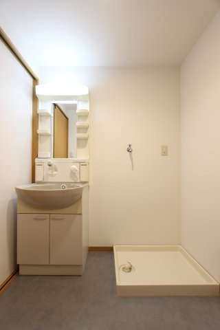 プルミエマルシェの洗面所|参考写真です。現況優先。