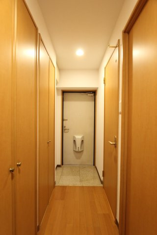 プルミエマルシェの玄関|参考写真です。現況優先。