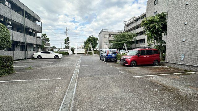 プライムアーバン武蔵野ヒルズＡ棟の駐車場