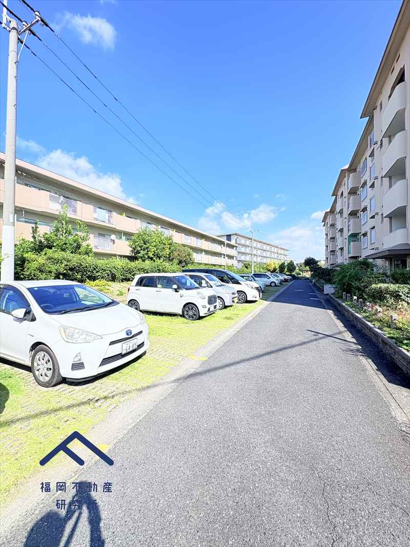 奈多団地24号棟の駐車場