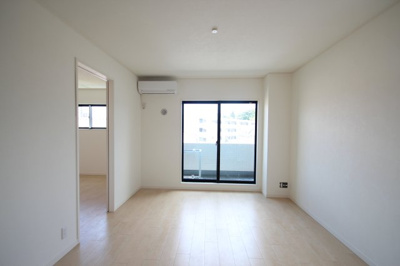 【居間・リビング】 | GlowHomes溝の口 | ※建設時のお部屋の写真です。