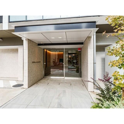 【エントランス】 | リビオメゾン上野松が谷 | 清潔なエントランスです