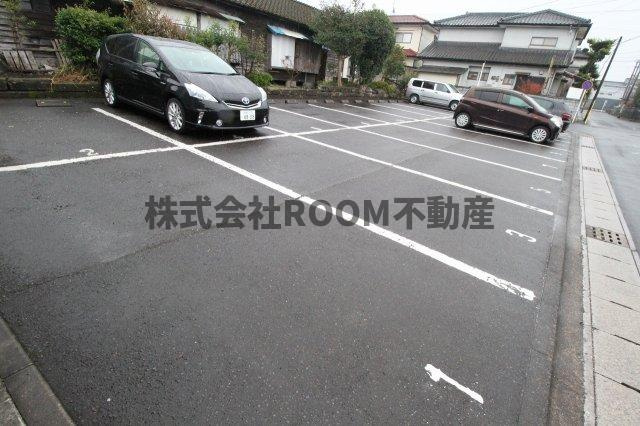 ハイツ・マイグリーンの駐車場